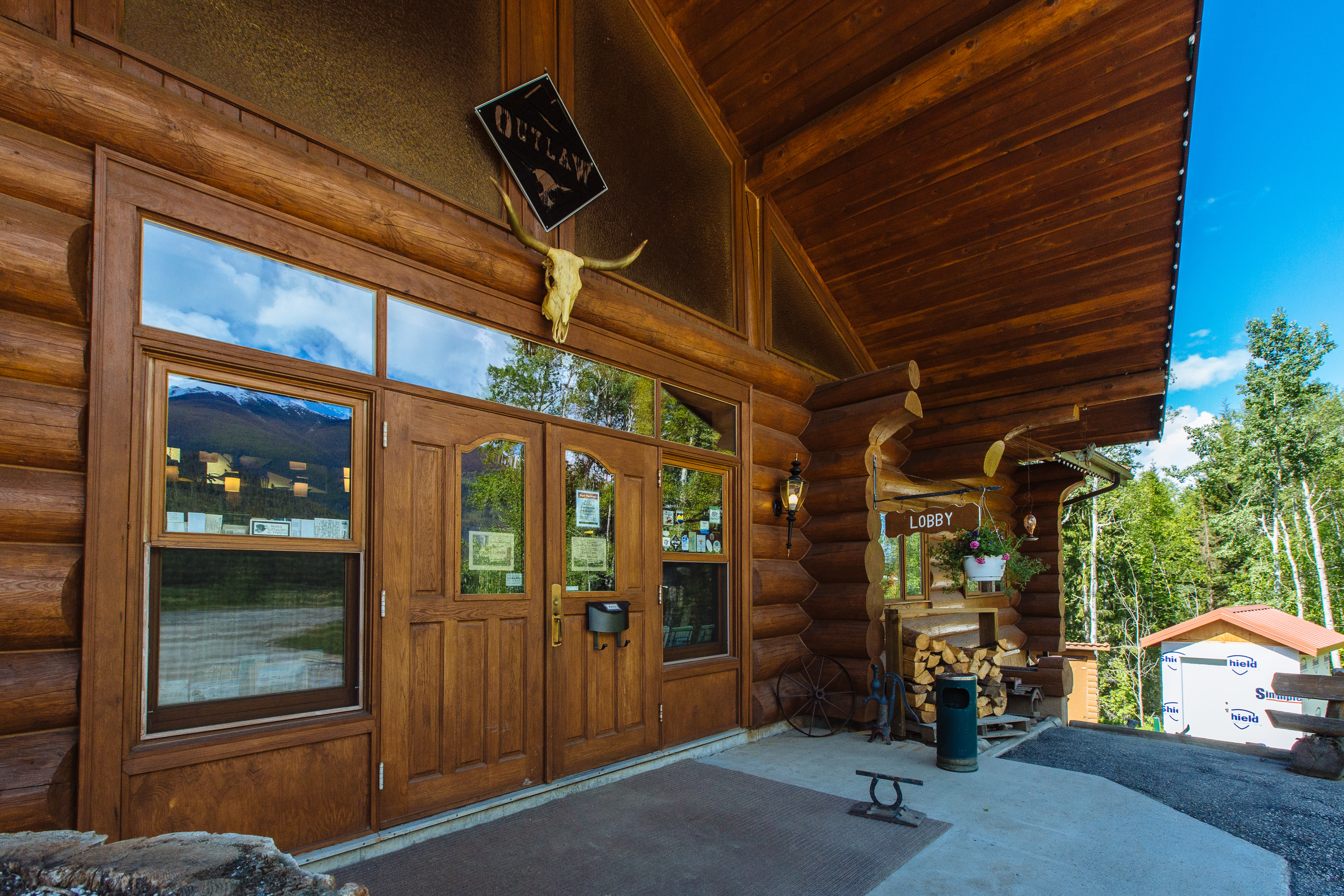 terracana ranch resort, hotel in Valemount BC header background